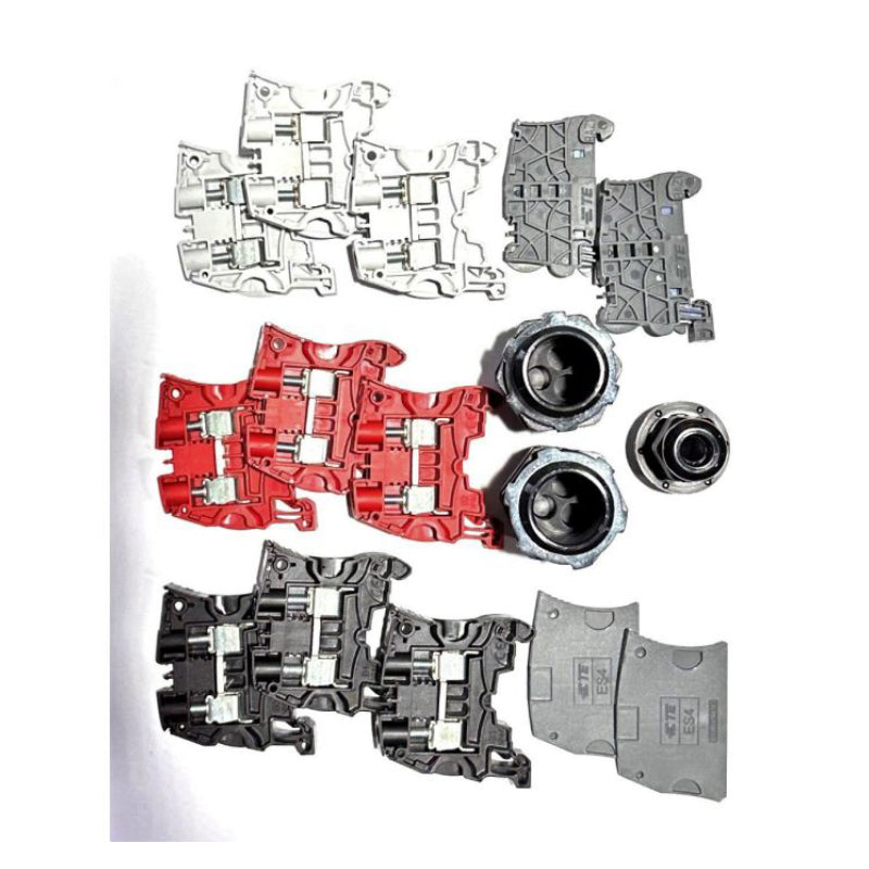 Soladeck 01613 Contains (3)black 8mm terminal block, (3)red 8mm terminal block,